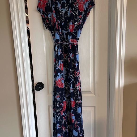 Gilli Navy and Coral Floral Dress - Picture 3 of 4